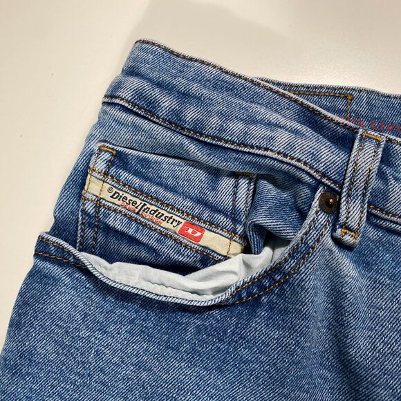 Diesel Industries 2005 5-Pocket Embossed Logo Slim Fit Tapered Jeans mens 29x28 - Picture 4 of 14